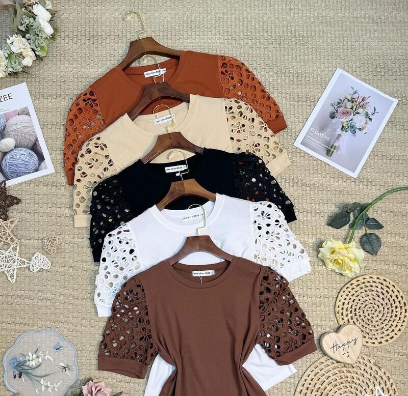 T-Shirt Renda Vazada de Algodão/Malha