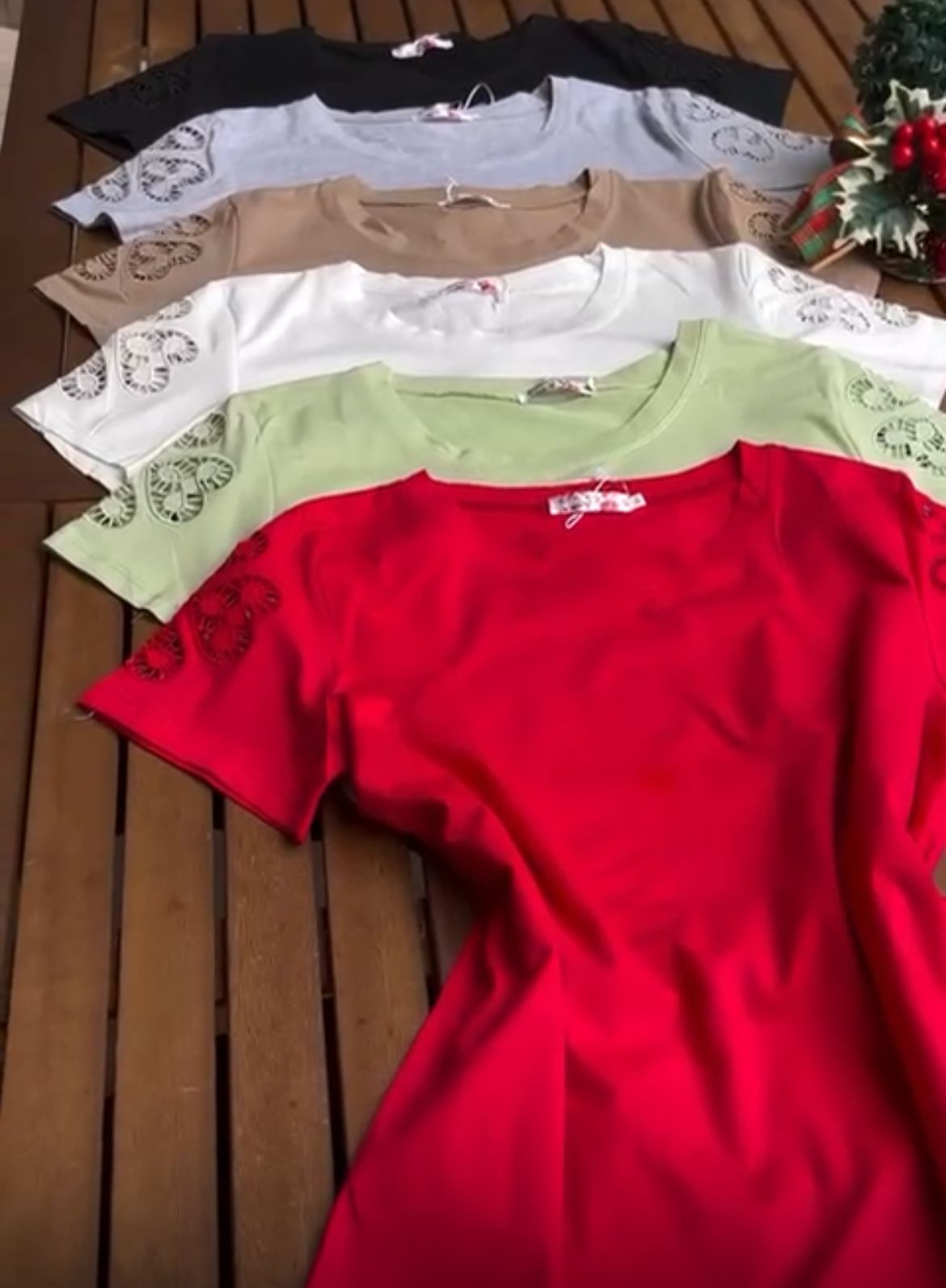 Camiseta NATAL com Vazado em Renda