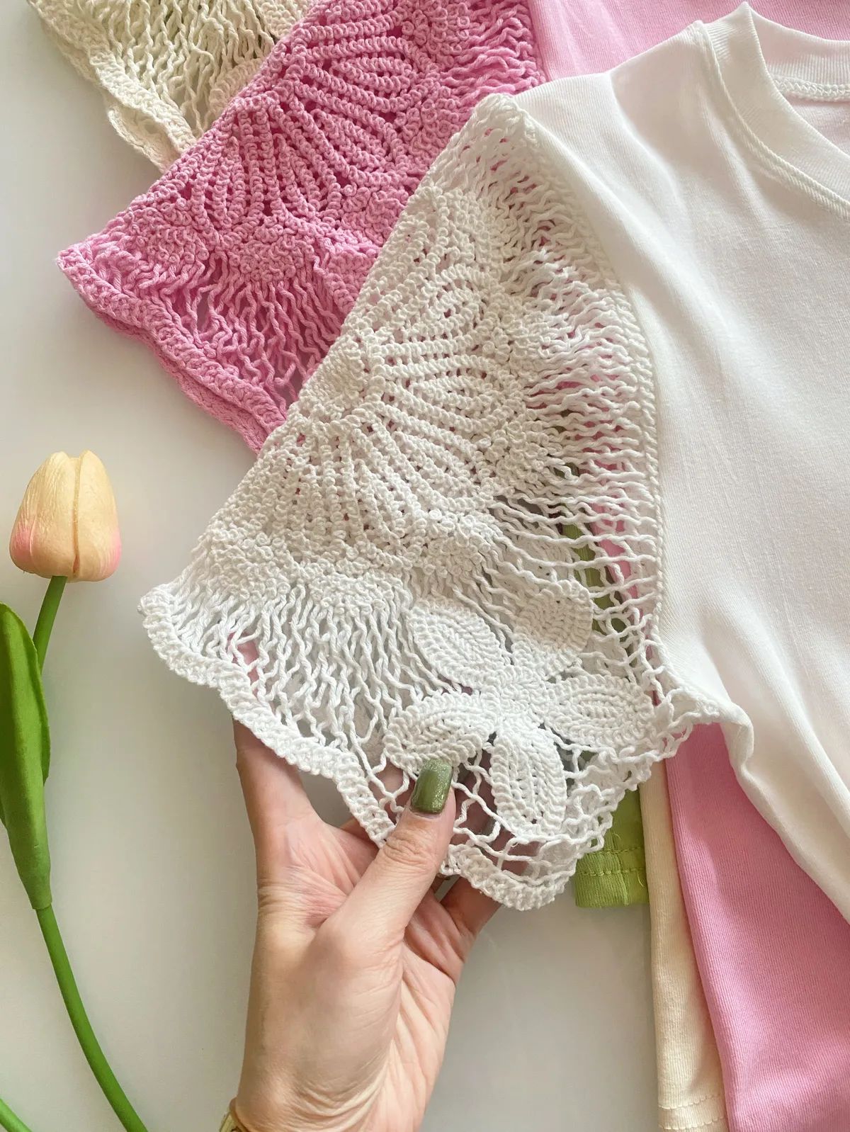 Blusinha 100% ALGODÃO Linda Rendada nas Mangas